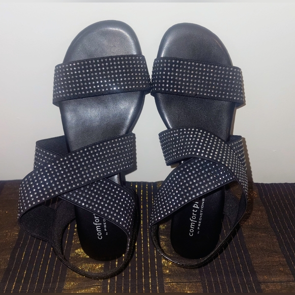 Predictions Comfort Plus Size 71/2 Strappy Silver Rinestone Studded Sandals Cute - Picture 9 of 14